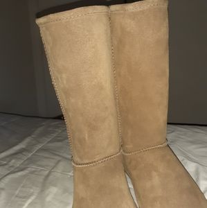 Brand New Womens Tall Tan Bearpaw Boots 
